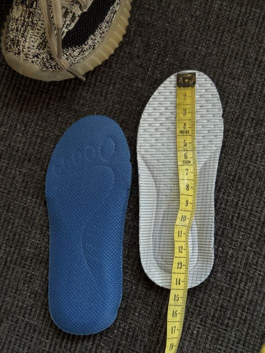 Кросівки дитячі Yeezy 350 розмір 21(13,5)