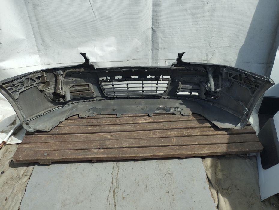 Volkswagen Golf V zderzak przedni przód