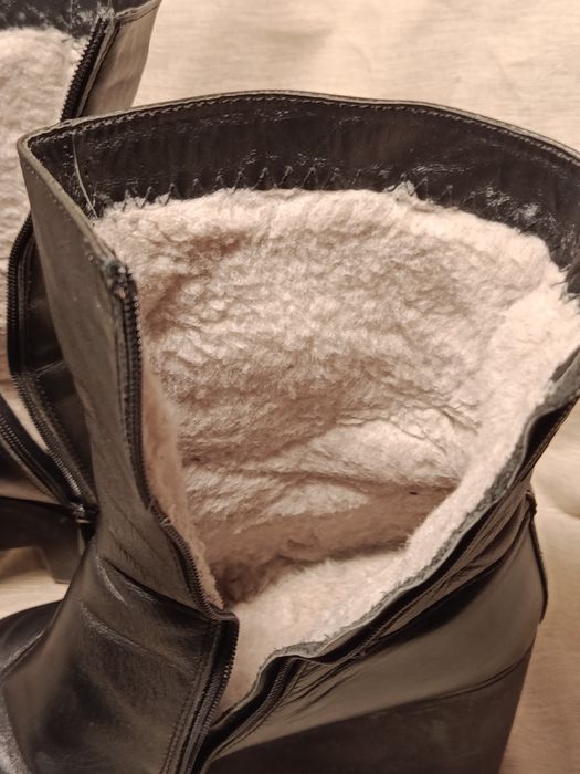 Продам шкіряні сапожки