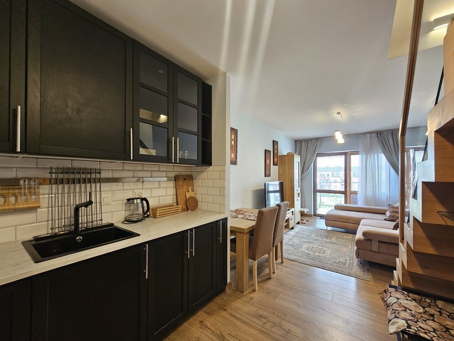 Mieszkanie 3 pokoje, balkon, klimatyzacja, parking , ul. Kawalerzystów 24