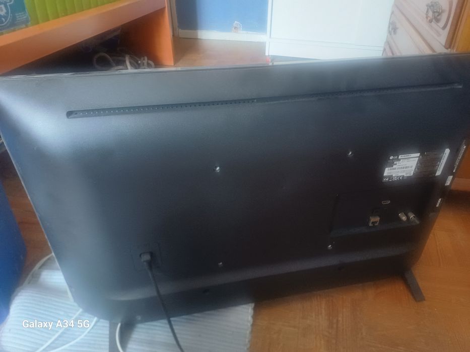 Tv lg 32 pol ,semi nova c controle.