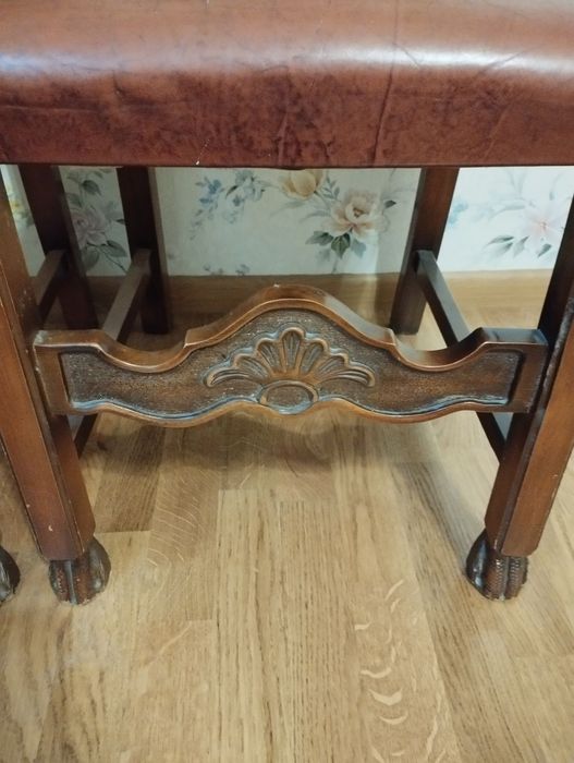 Продам стільці шкіряні