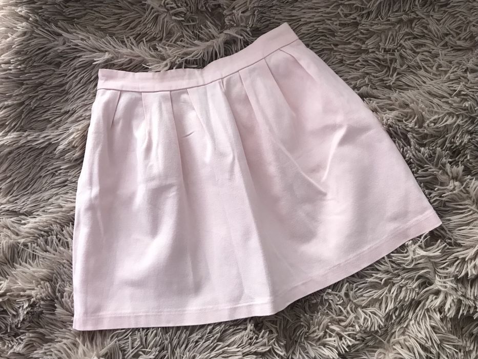 Spódnica rozkloszowana pudrowy róż stradivarius