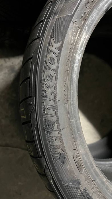 Пара літньої гуми 255/40/18 Hankook