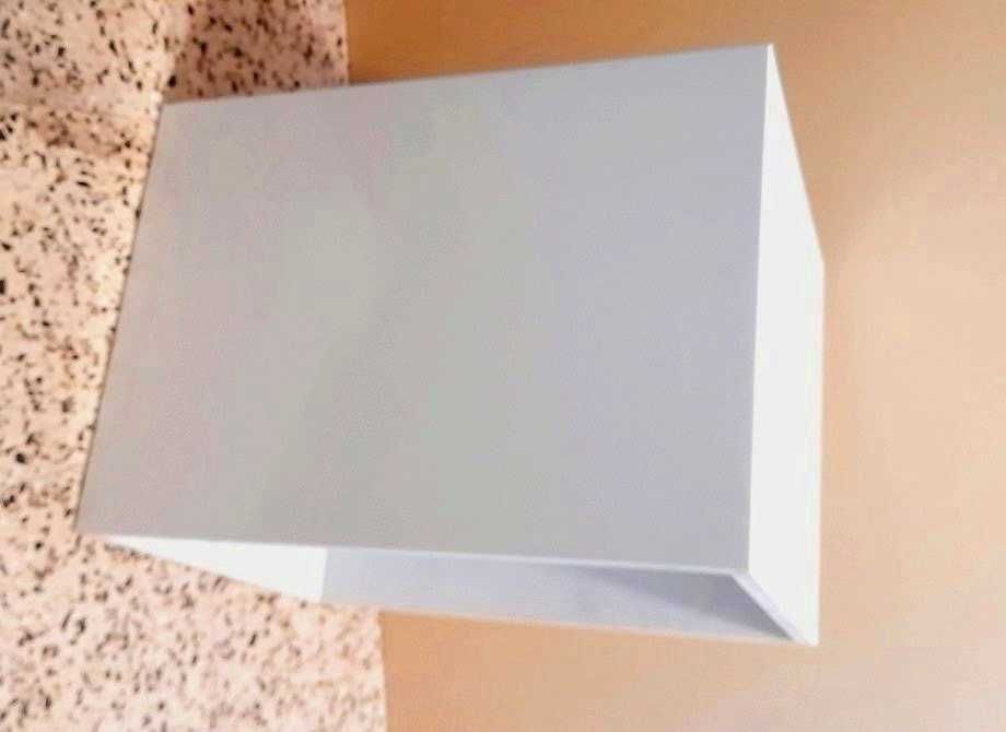 Estante / Mesa de Cabeceira / Nicho