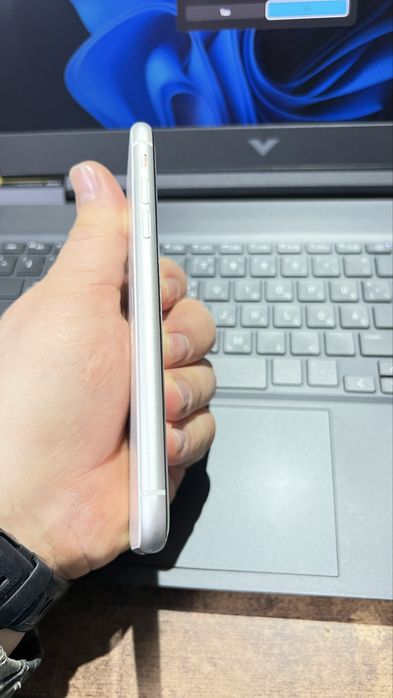 Продам iphone 11 128gb білий