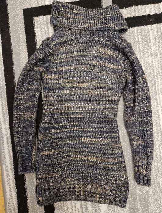 Dlugi,cieply sweter z golfem