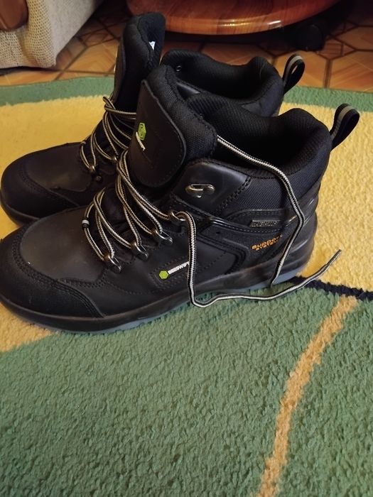 робочі захисні черевики Beeswift Click S3 Hiker Boot