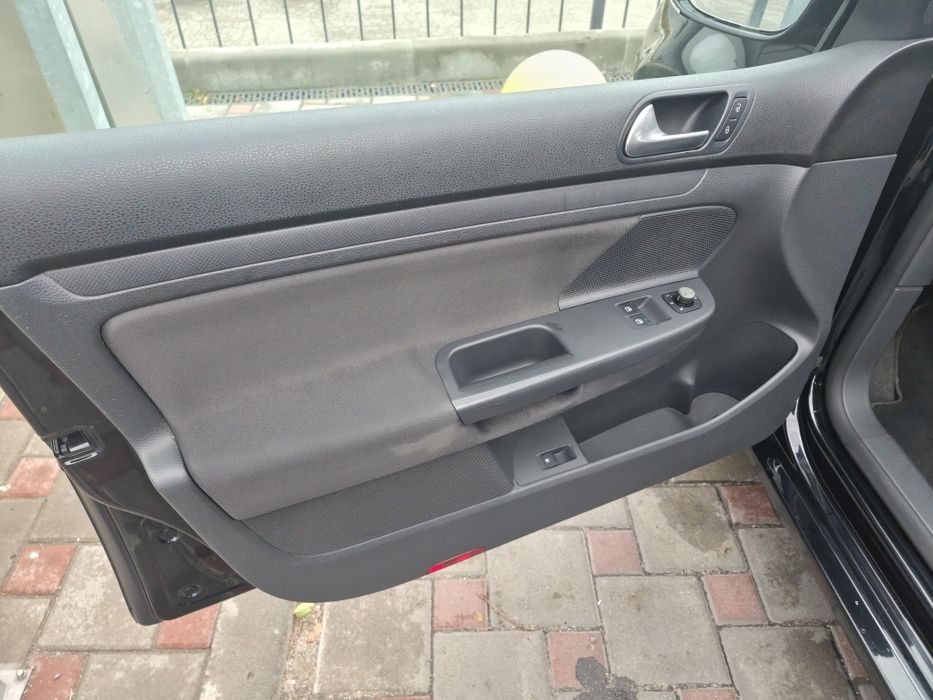 У продажу Голь5 Не фарбований ! Дуже гарний стан!