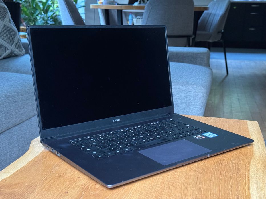 Laptop Huawei MateBook D 15  Ryzen 5  8GB RAM Dysk 256GB SSD Win 10