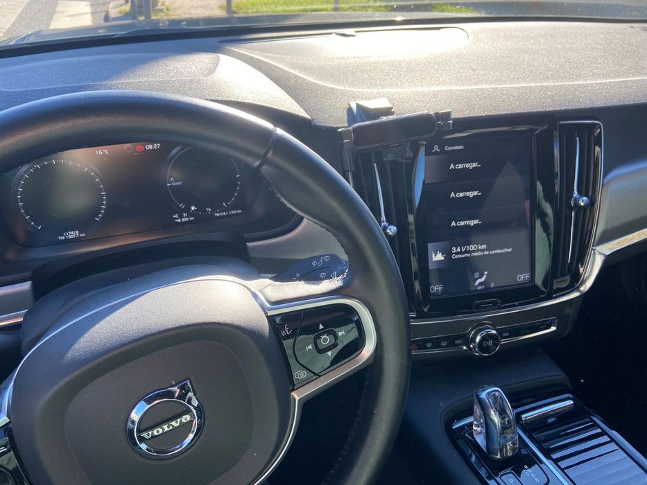 Volvo V90 2.0 T8 Momentum AWD Geartronic
