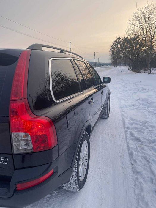 Автомобіль Volvo XC 90