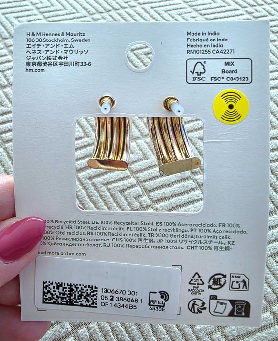 H&M Novos na embalagem | Brincos dourados e prateados 100% aço reciclado