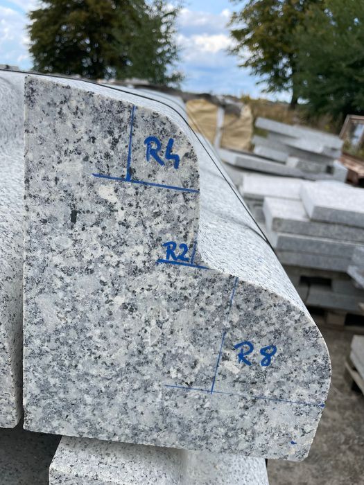 Krawężnik granitowy 21x24x100cm