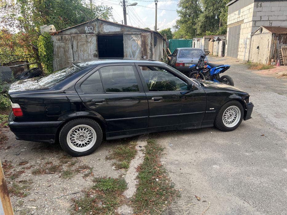 BMW 323i E36 M52B25