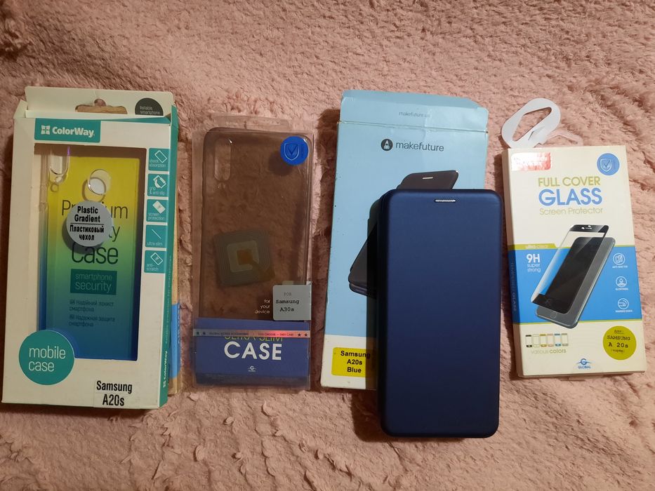 Продам новые чехлы и стекло на телефон Samsung A20S