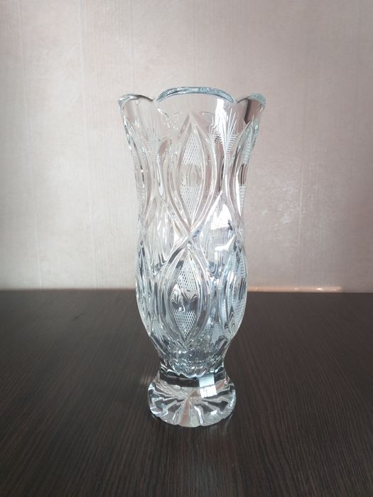 Ваза хрустальная для цветов