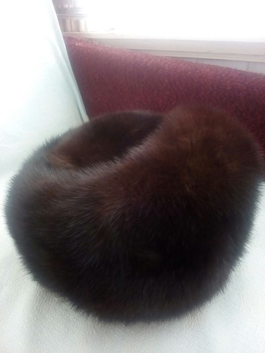 Шапки меховые женские