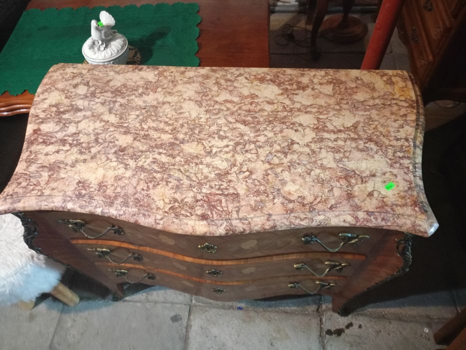 Komoda w stylu LudwikaXV