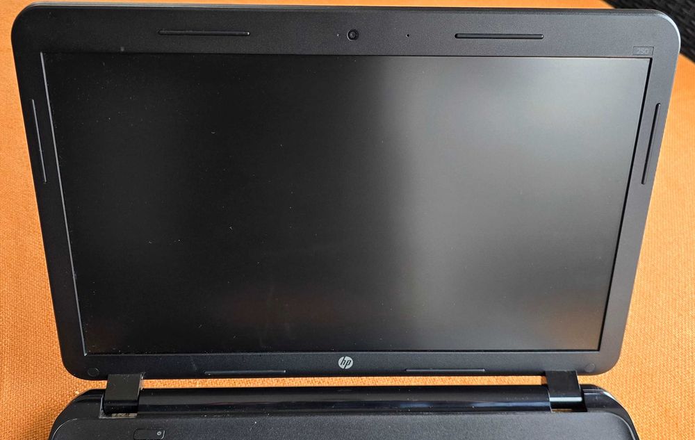 HP 250 i3 4GB Ram 250HDD laptop