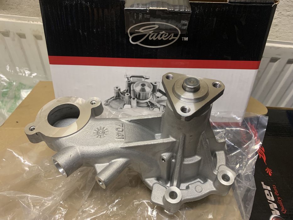 Ford mustang Ford f150 pompa wody firmowa Nowa