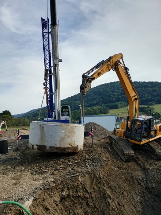 Budowa dróg transport kruszywa pospóła żwi bo przylacza wod kanr zasyp