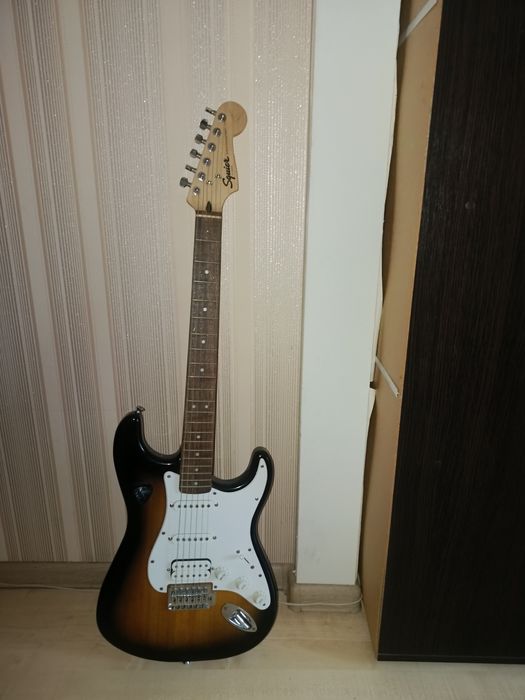 Электрогитара Squier  Stratocaster