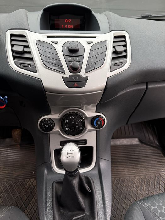 Ford Fiesta 2011 r