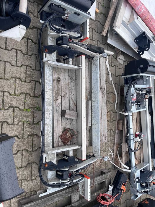 Winda załadowcza Marki Dhollandia -do pojazdu Marki Renault Master