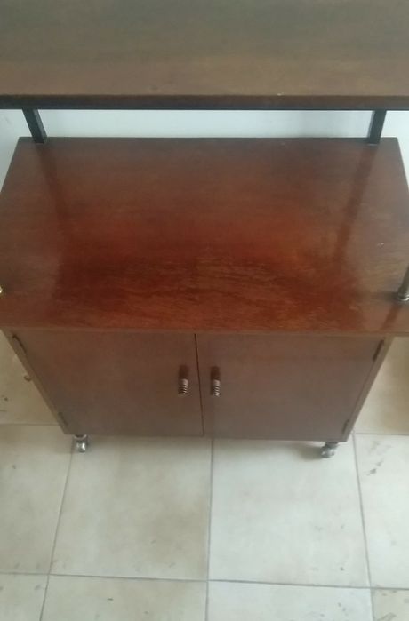 Móvel garrafeira vintage , com bastante arrumação