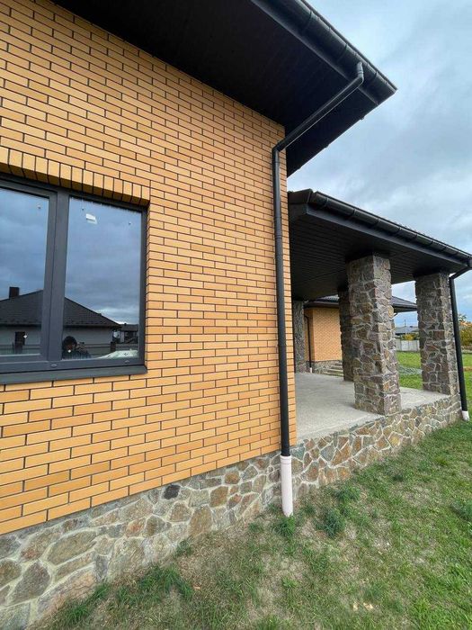 Продаж готового будинку з ділянкою та гаражем !