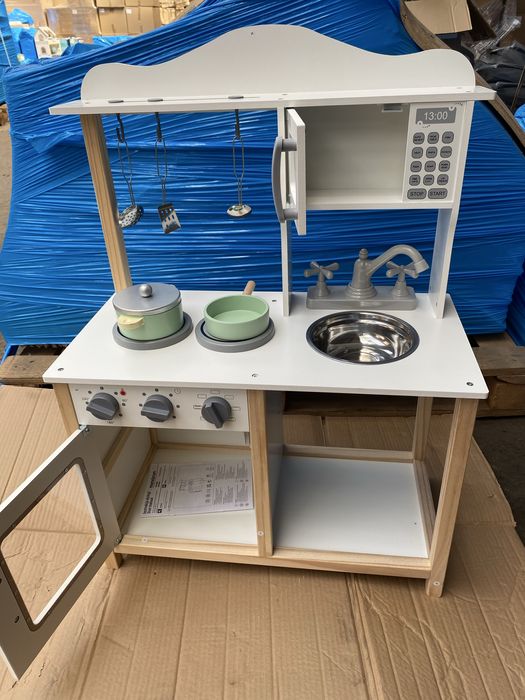 Кухня деревянна іграшкова для дітей