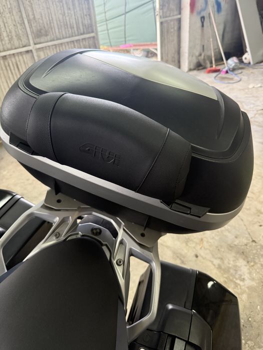 Top case GIVI V47