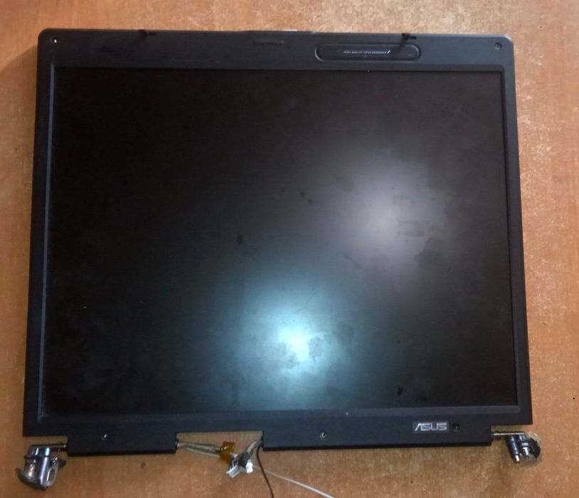 Матрица от ноутбука asus и dell есть и другие комплектующие