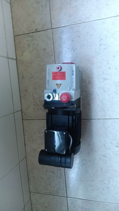 Motor novo nunca foi usado pfeiffer vacuum Duo Line