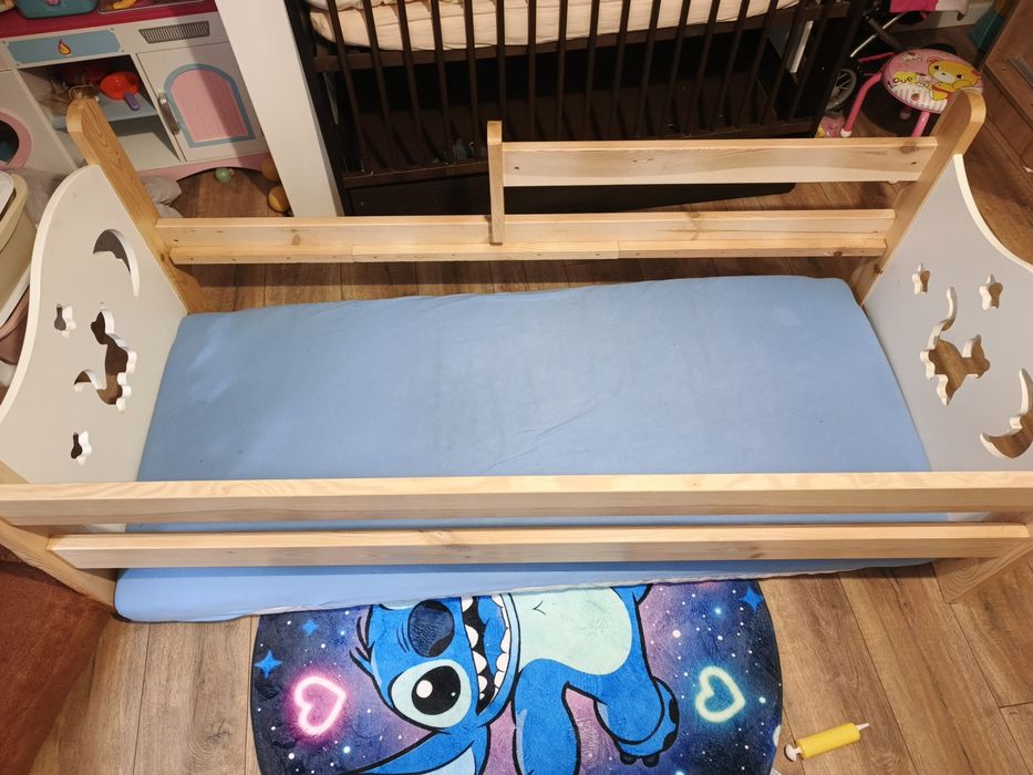 Łóżko dziecięce z materacem i szufladą