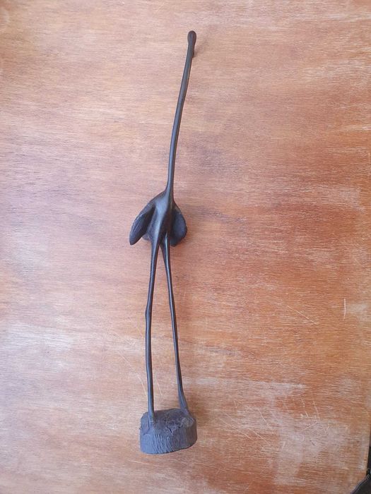 Estatueta de um pássaro