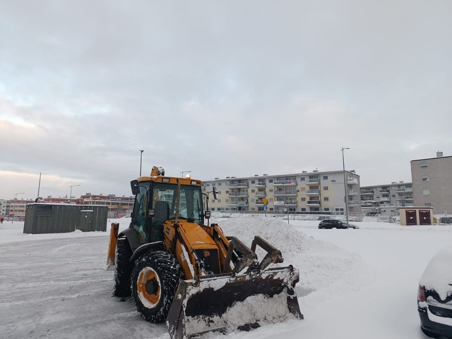 Usługi koparko ładowarka / Prace ziemne / Odśnieżanie
