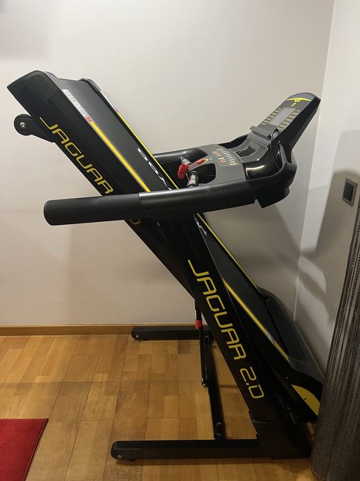 Vendo passadeira fitness Moovyoo jaguar 2.0 profissional.