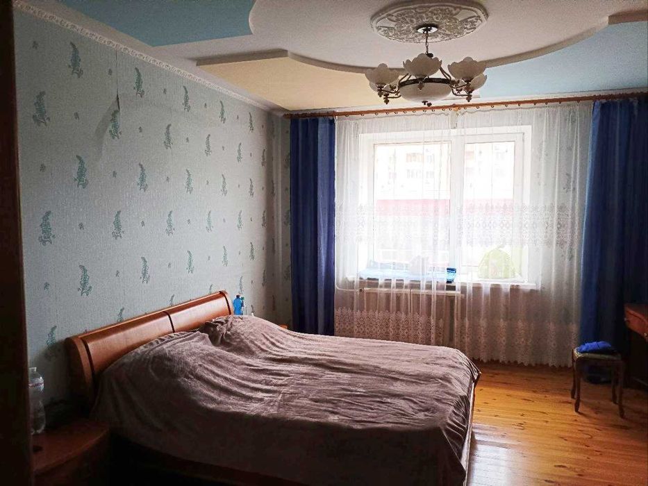 Двокімнатна 90 м², Соломянський р-н, 3 поверх — продається