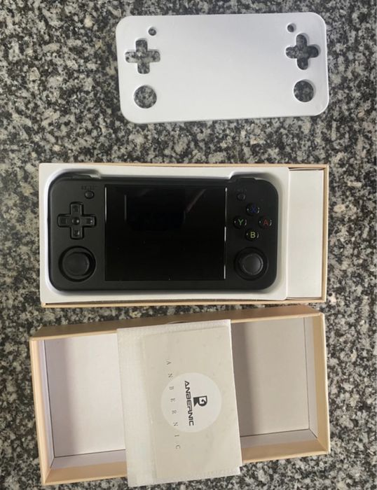 Anbernic RG35XX H - Consola