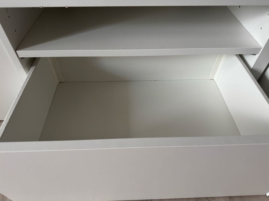 Biała szafka RTV IKEA 2 szuflady