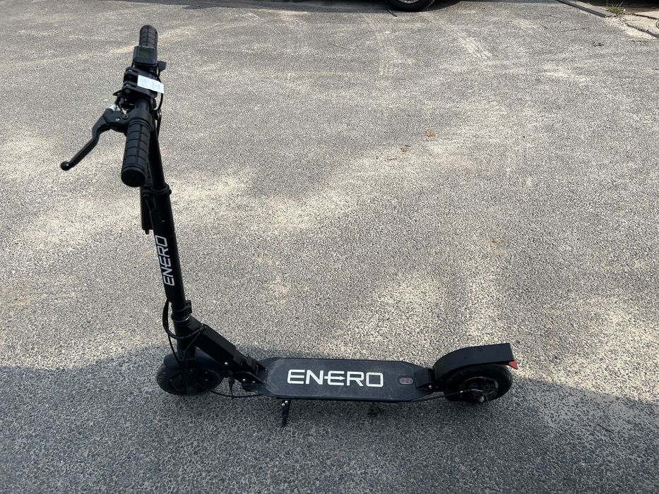 Hulajnoga elektryczna enero DIOSA czarna 250W