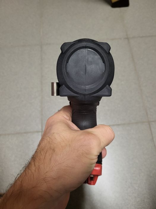 Гайковерт Milwaukee 2562 3/8 та 2563 1/2 m12