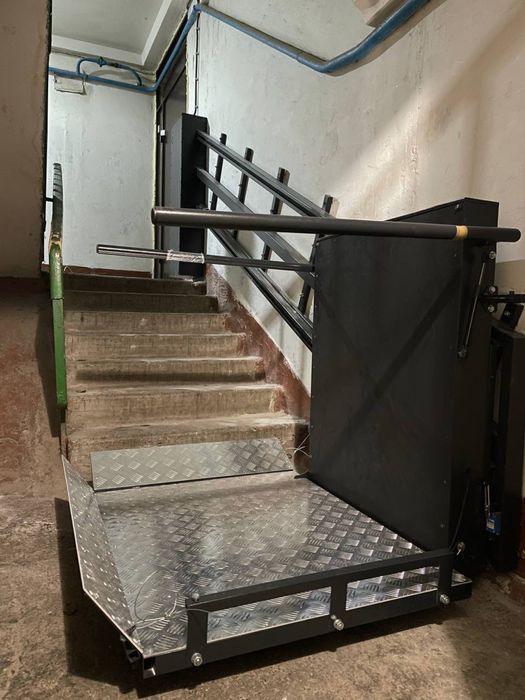 Похилий підйомник для маломобільних груп населення