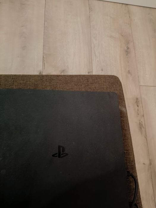 Ps 4 slim opisss!