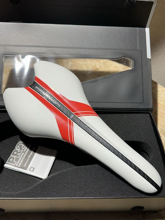 PRO Falcon Saddle Siodełko rowerowe do kolarzówki/szosa/MTB/kolarka