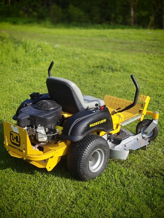 Садовий трактор газонокосарка Rider Zero Turn Hustler Sport