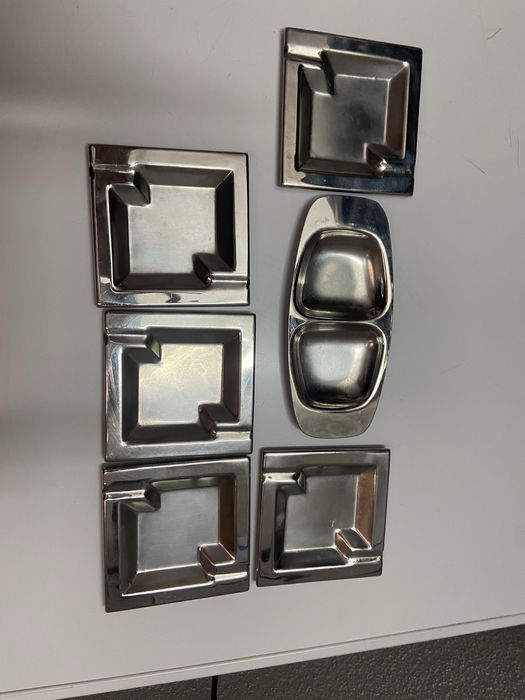 5 cinzeiros de inox e uma azeitoneira