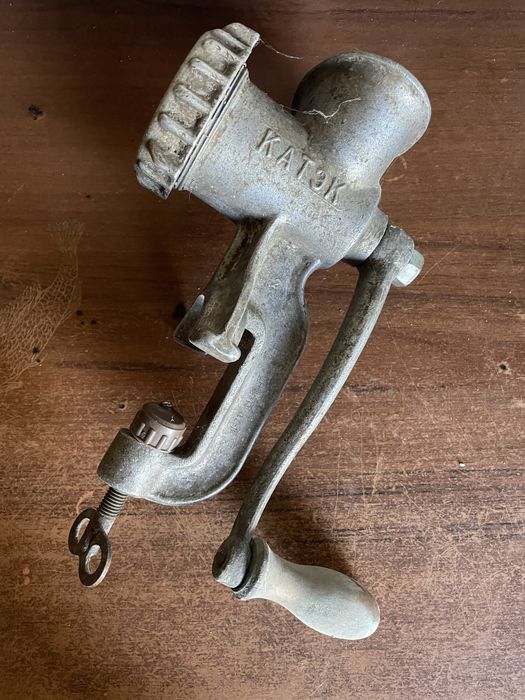 Продам мясорубку